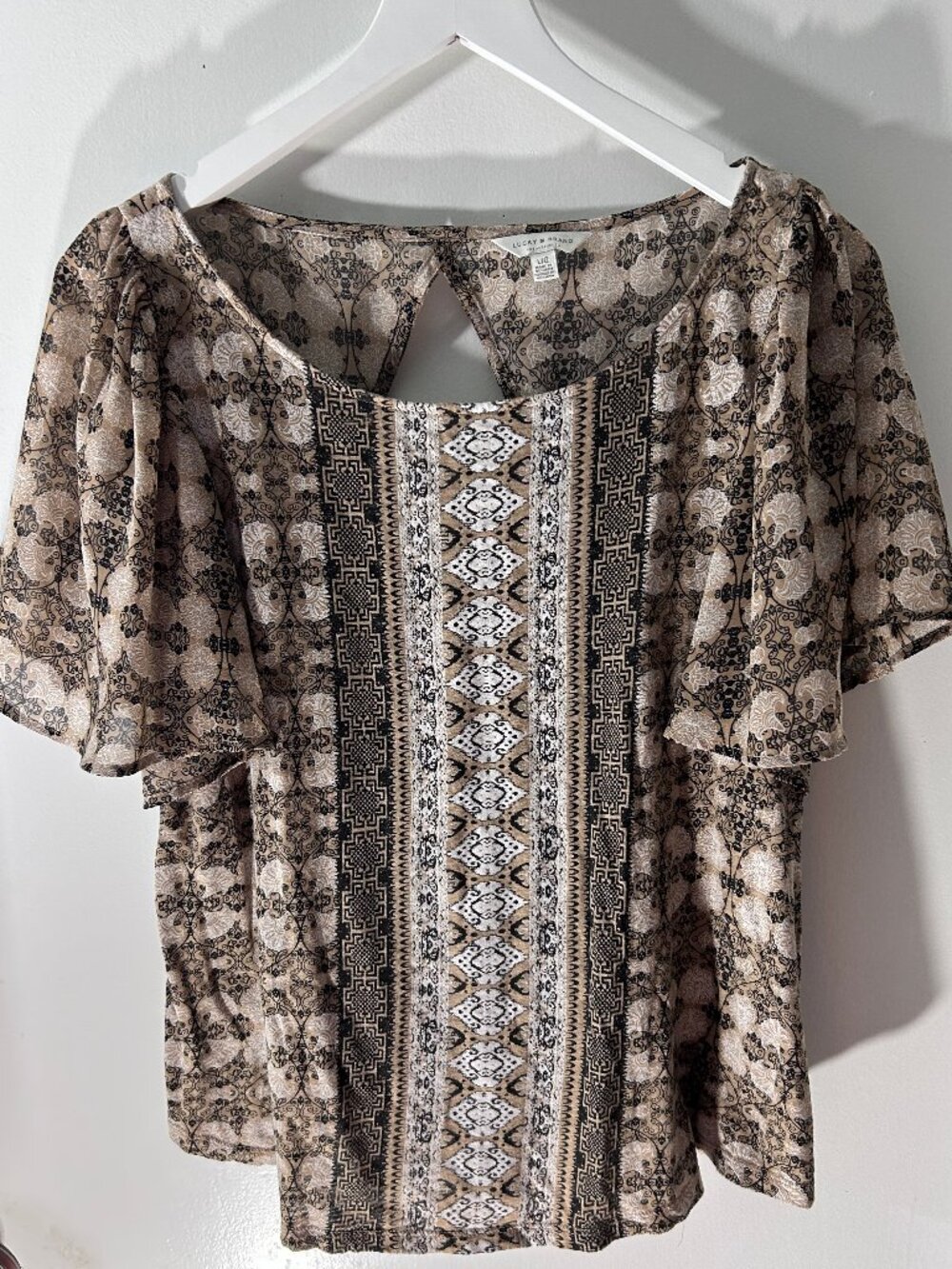 Lucky Brand Boho Top Large Taupe Black Cream Printed Keyhole Back Flutter Sleeve